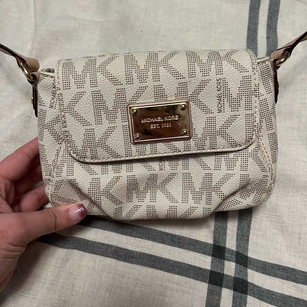 White MK cross body purse